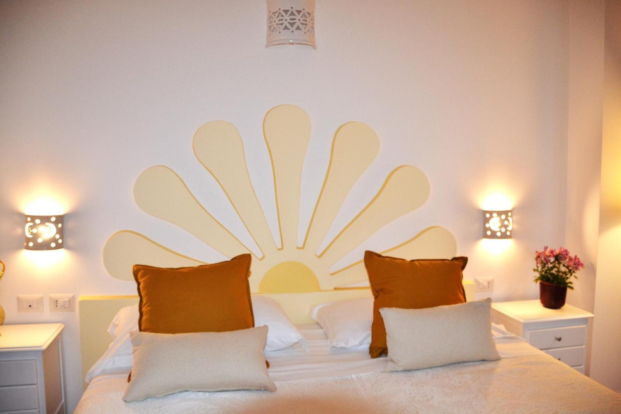Villa Santa Chiara Positano Suites Bagian luar foto
