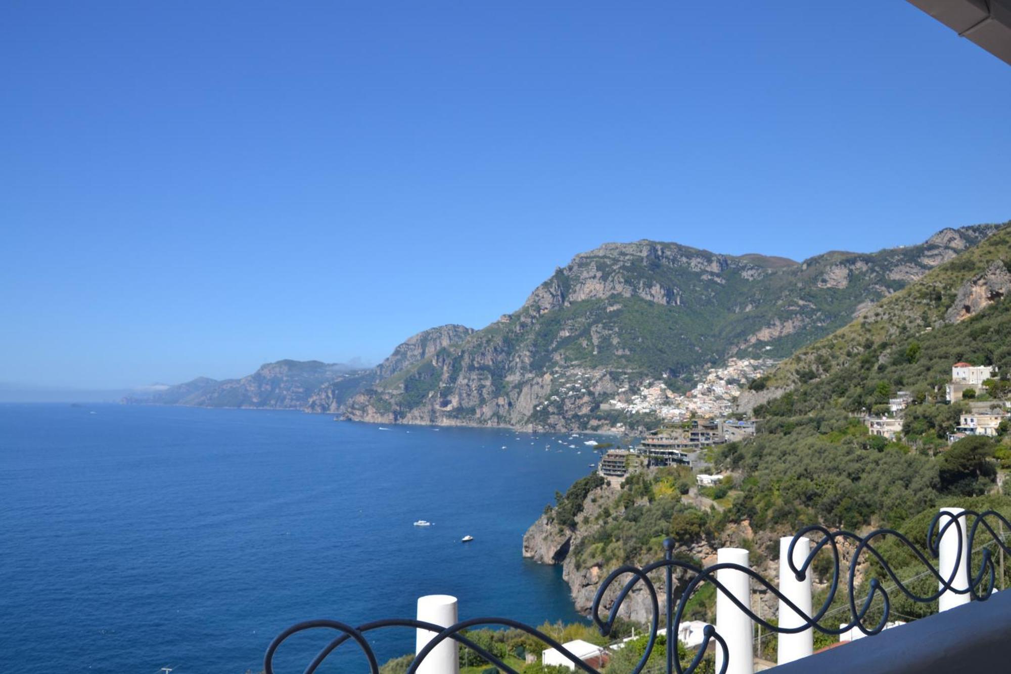 Villa Santa Chiara Positano Suites Bagian luar foto