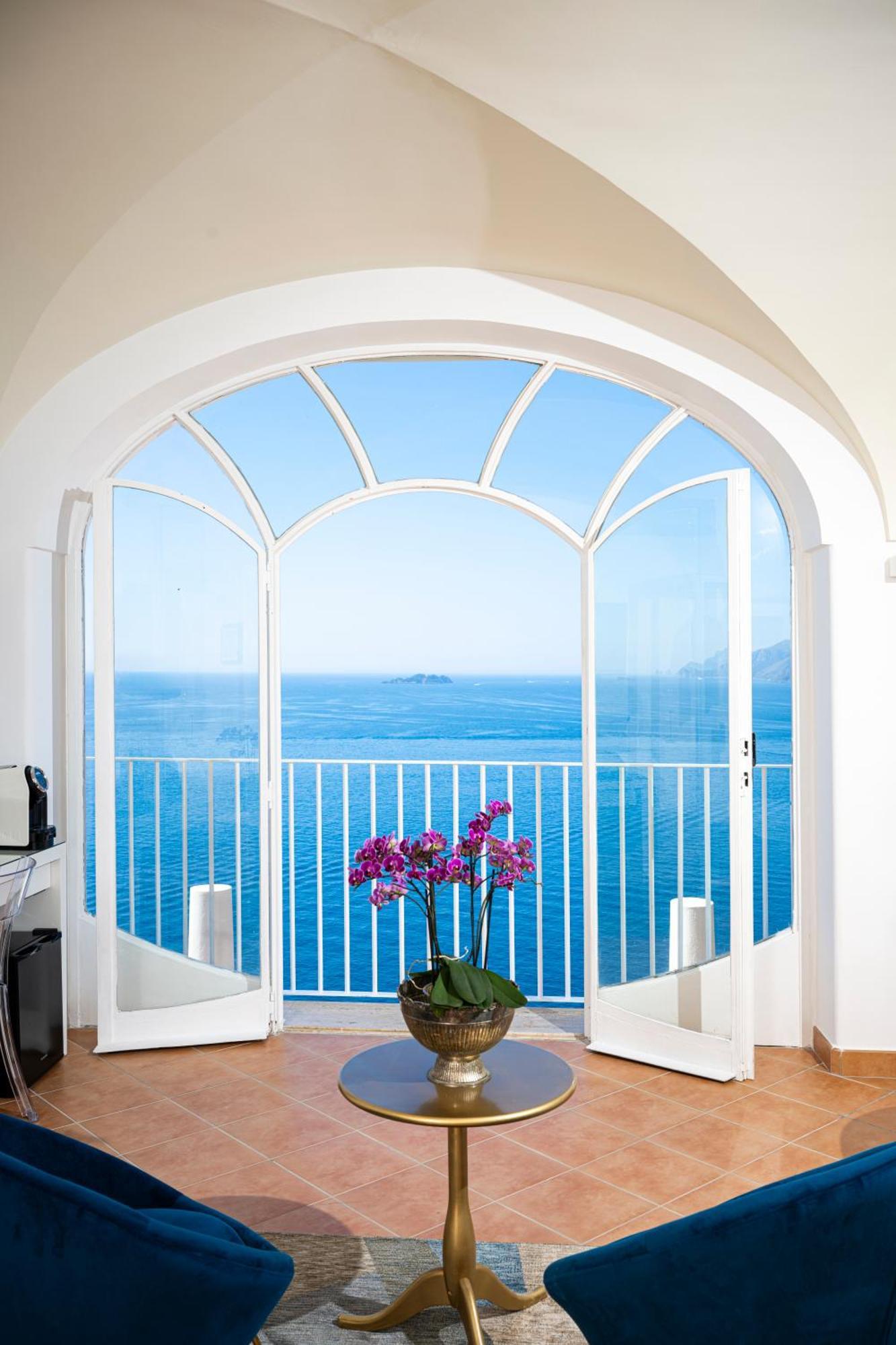 Villa Santa Chiara Positano Suites Bagian luar foto